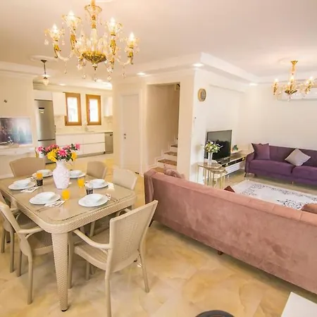 Luxury Holiday Villa, 4 Bedroom With Private Pool Vilă *